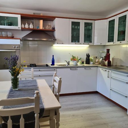 Apartmani Maretimo プリモシュテン エクステリア 写真