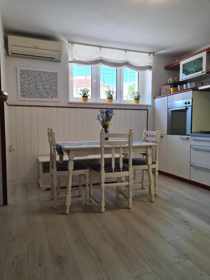 Apartmani Maretimo プリモシュテン エクステリア 写真